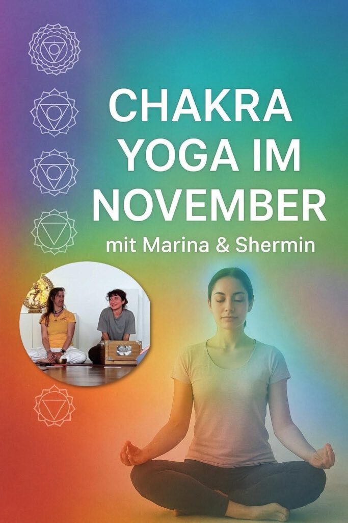 Person sitzend im Lotussitz. Titel des Bildes Chakra Yoga im November